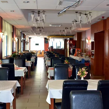 Veritas Hotell 3*
