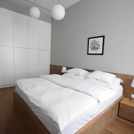 Luxury By Hi5 - Szervita * Budapešť