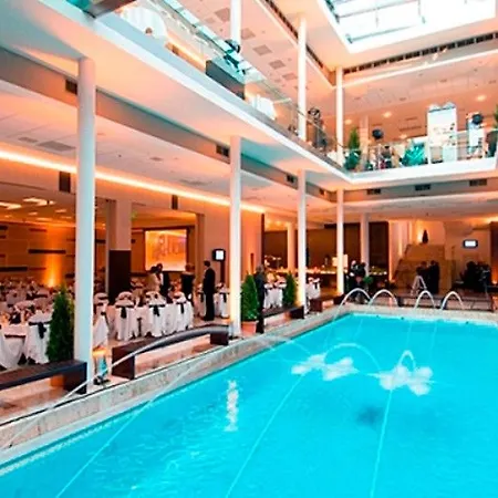 Europa & Congress Center 3*