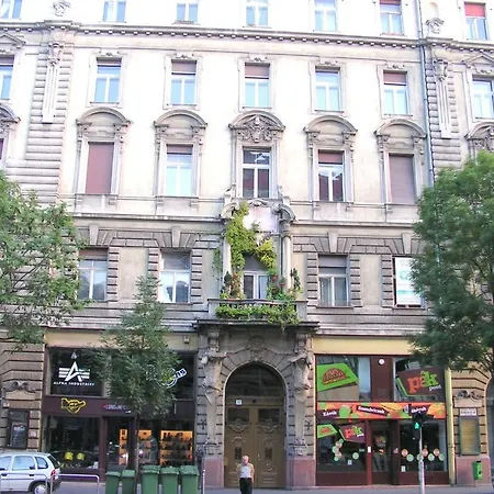 Πανσιόν Sleepover Center Guestrooms