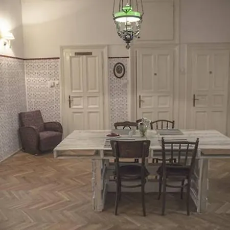 Baroque & Coworking Albergue