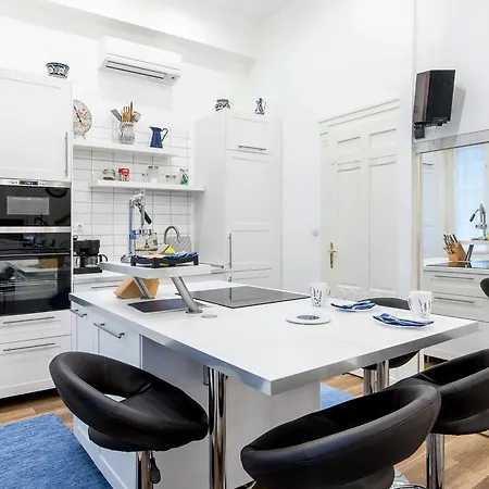 Budapestapartments.holiday *