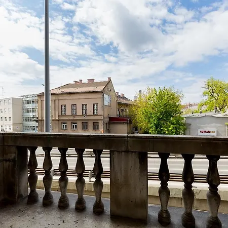 F4 Fiumei Budapest