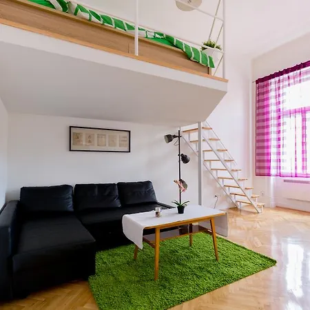 F4 Fiumei Apartamento *