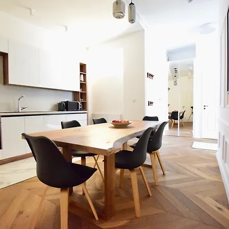 Luxury By Hi5 - Szervita Apartman
