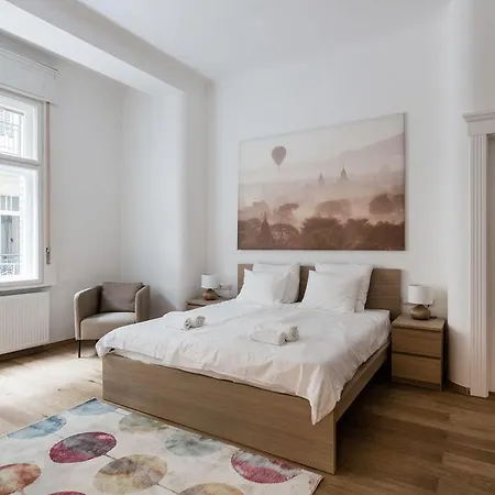 Basilica Dream In The Absolute Center * Budapest
