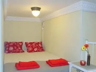 Opera Hotel 2*