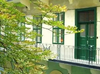Six Hotel
