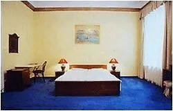 Hotel Hold