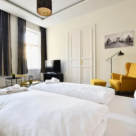 Standard By Hi5 - Dessewffy 39 * Budapest