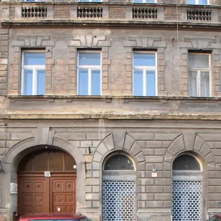 Standard By Hi5 - Dessewffy 39 Budapest