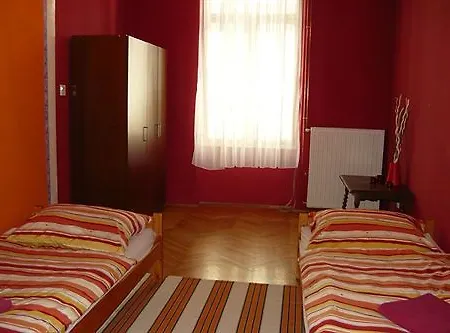 Boomerang Hostal *