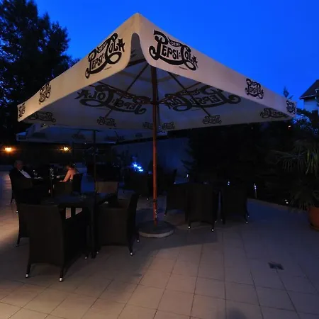 Amadeus 3*