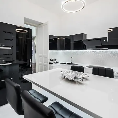 Apartment Opera Balkony Luxury With Free Parking *
