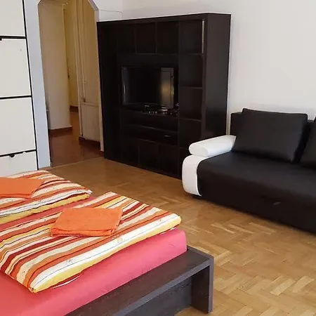 Boomerang Hostal *