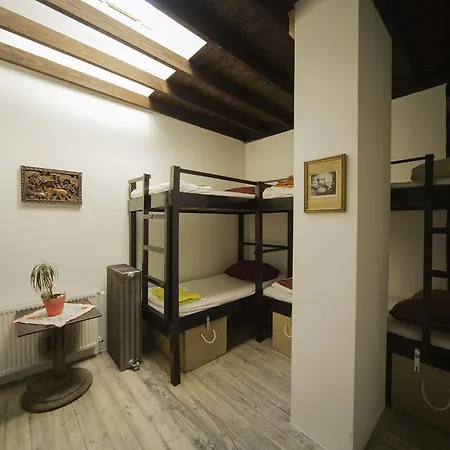 Hostal Nest
