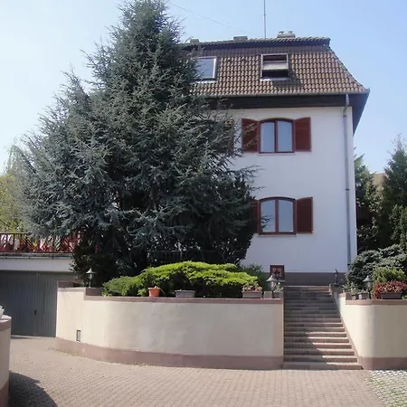 Kapu Panzio Bed & Breakfast 3*