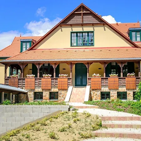 Klebelsberg Kastély 4* Budapest
