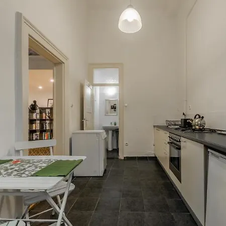 Six 2* Budapest