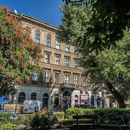 Six Hotel Budapest