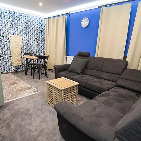 Four Seasons Apartman *