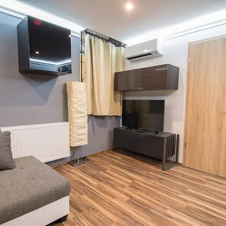 Four Seasons Apartman