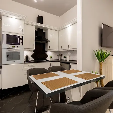 Luxury Dream In The Absolute Center Appartamento