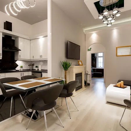 Luxury Dream In The Absolute Center Appartamento