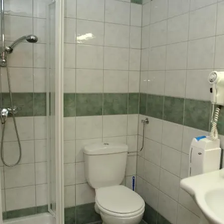 Veritas Hotell 3*