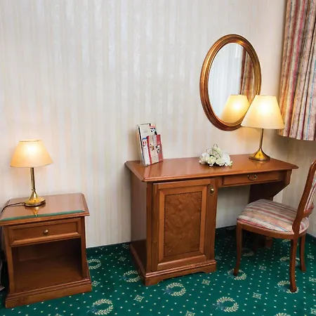 Danubius Astoria Center 4*
