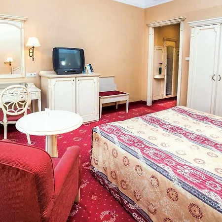 Danubius Astoria Center
