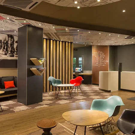 Отель Ibis Heroes Square