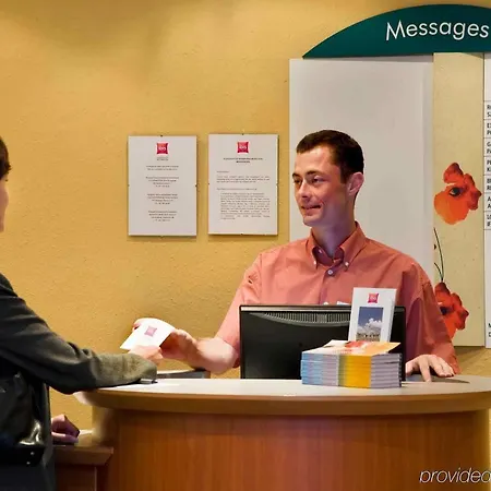 Отель Ibis Heroes Square 3*