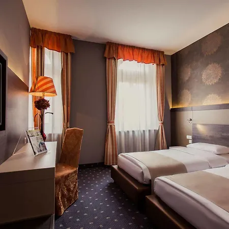 Hotel Museum 4*
