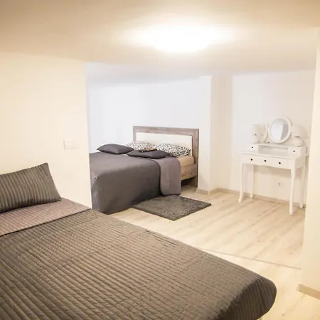 Goldcentral - Stylish - Wine Tasting Access Apartament