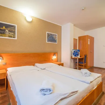 Easy Star Hotel 3*