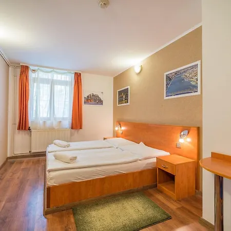 Easy Star Budapest