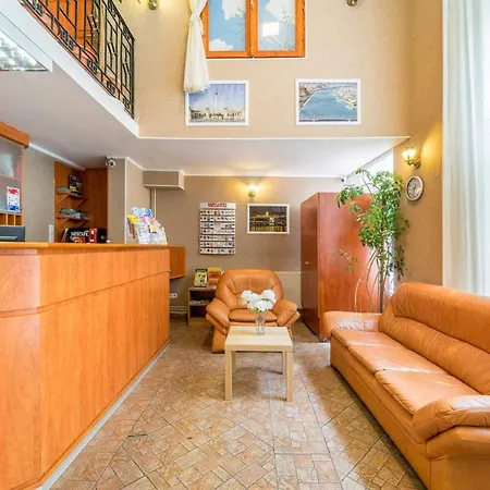 Easy Star Hotel