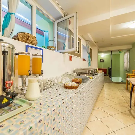 Easy Star Hotel