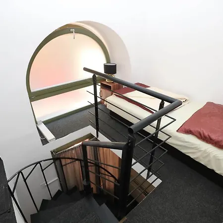 California 3* Budapest