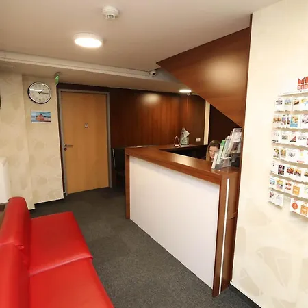 California 3* Budapest