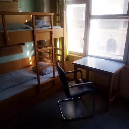 Hostel Treestyle *