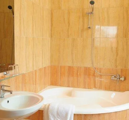Panda 3* Budapest