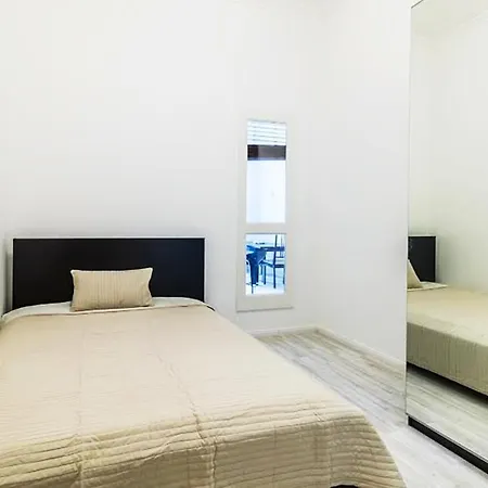 Pelicanstay At Riverside Danube Appartamento