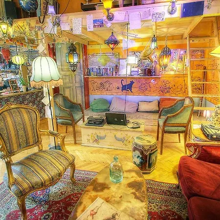 Hostel Lavender Circus Hostel, Doubles & Ensuites *