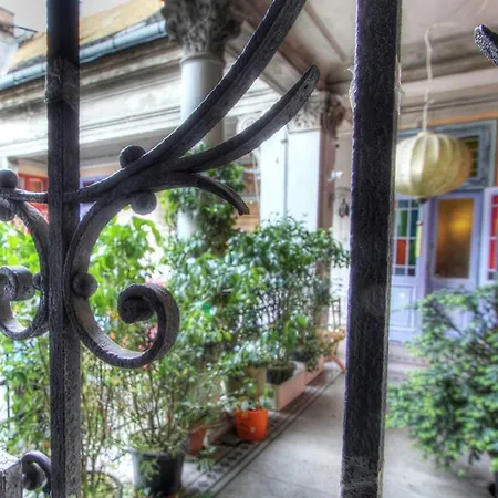 Lavender Circus Hostel, Doubles & Ensuites * Budapest