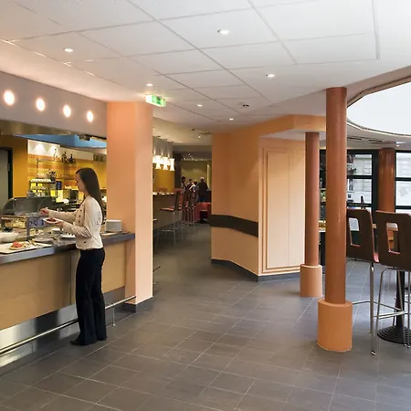 Ibis Heroes Square Отель 3*