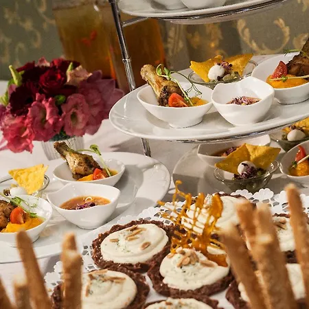 Danubius Astoria Center Szálloda 4*