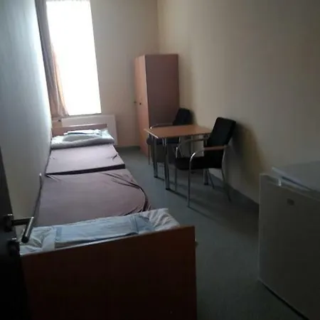 Maglodi Uti Munkavallaloi Hostel