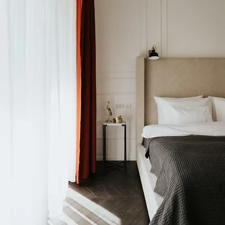 Tg Apartmanhotel *